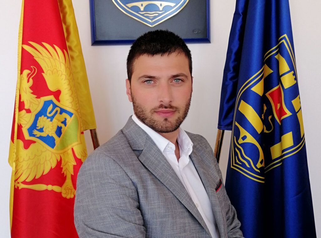 Profilna slika za:  Zoran Tomić